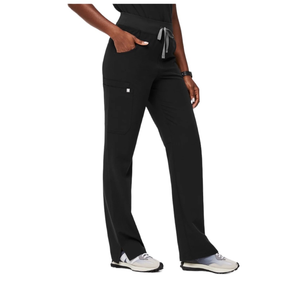 Figs Womens Black Kade Cargo Scrub Pants Size Large Petite